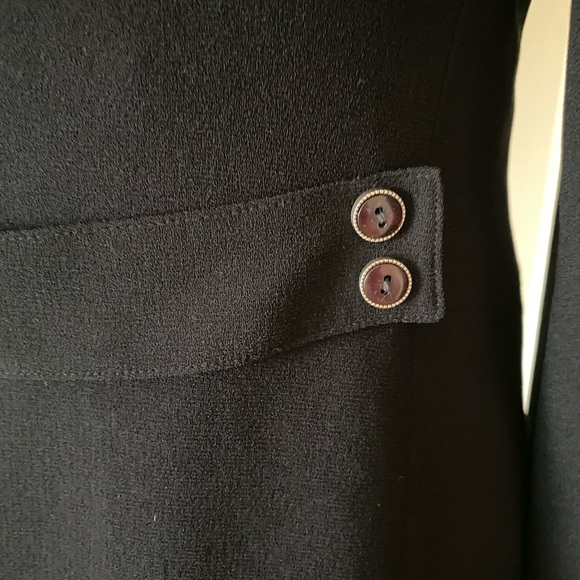 Jones New York Black Women's Blazer. Looks like new. - Picture 3 of 5